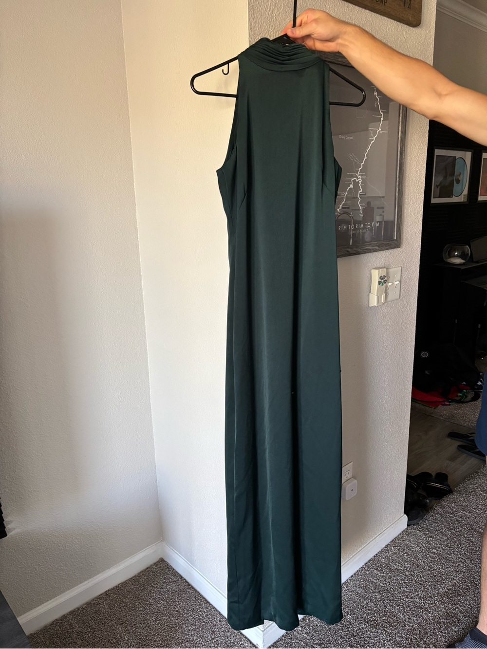 Vince Camuto Sleeveless Dark Green Maxi Dress with High Neck